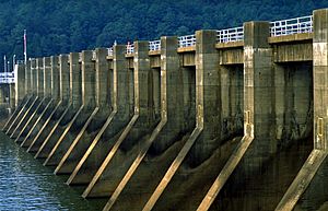 Guntersville dam 2.jpg