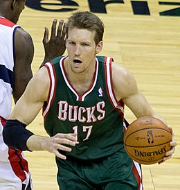 Mike Dunleavy Bucks cropped.jpg