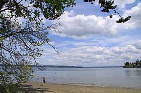 Tolmie State Park (2009-05-03), 02.jpg