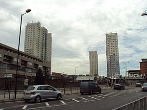 Tower blocks, Edmonton, London - DSC06928.JPG