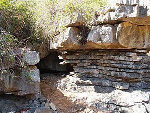 Antankarana shelter, Ankarana Reserve