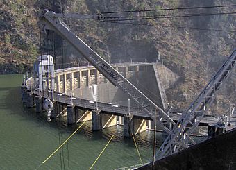 Calderwood-dam-tn1.jpg