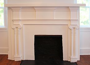 Hoss-House-west-mantle-2nd-floor