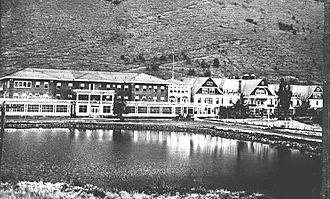 Hot Lake Hotel 1920s.jpg