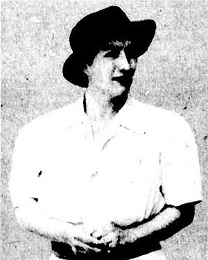 Maisie Carr (nee Fawcett), 1944.JPG