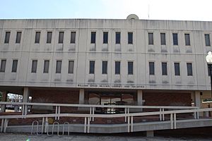 McCain Library and Archives (3298738096)