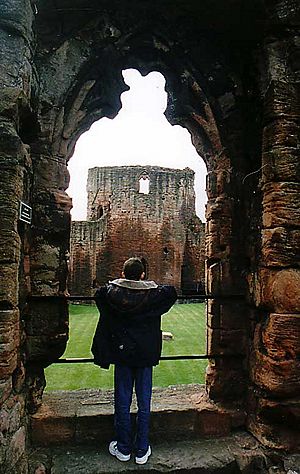 Bothwell castle 1997 d