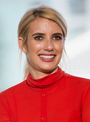 Emma Robert 2016 Comic Con.jpg