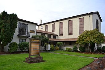 First Congregational Church (Eugene, Oregon).jpg