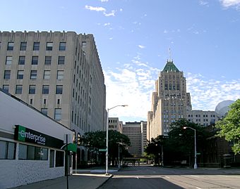 KahnFisherBuildingsDetroit.jpg