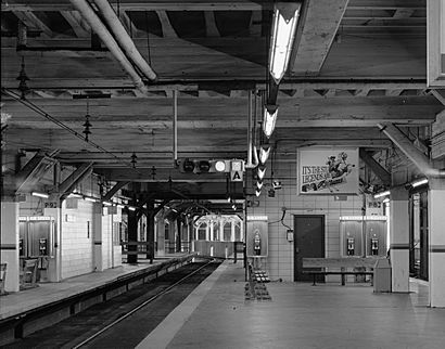 RTA Red Line Public Square Station Platform west.jpg