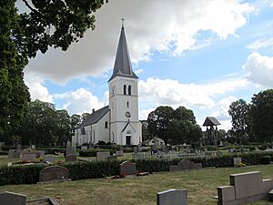 Essunga kyrka 20170802.jpg