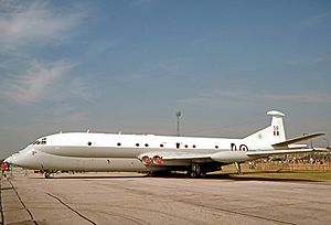 HS Nimrod MR.1 XV259 206Sq Kinloss FINN 30.07.77 edited-2