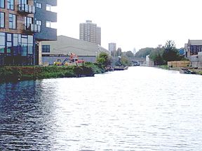 Hertford union canal junction.jpg