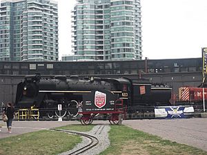 Old steamer (20992436835).jpg