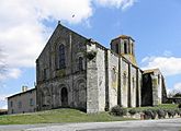 Parthenay (79) Église Saint-Pierre de Parthenay-le-Vieux Extérieur 01