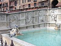 Siena.Campo.Gaia.fountain01.jpg