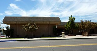 2009-0725-CA-ReedleyCH.jpg