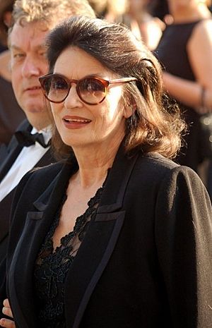 Anouk Aimée Cannes.jpg