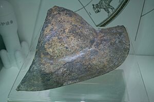 Han bronze helmet