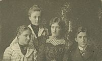 From left to right: Mia Olsson, Lydia Olsson, Anna Olsson, Hannes Olsson.