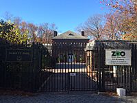 Staten Island Zoo Entrance.jpg