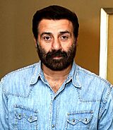 Sunny Deol snapped during Pal Pal Dil Ke Paas promotions in New Delhi.jpg