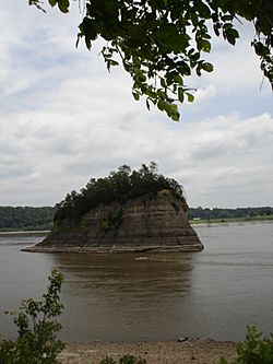 Tower Rock island monument 1.jpg