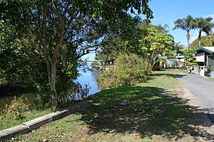 Tripcony Hibiscus Caravan Park (2007).jpg