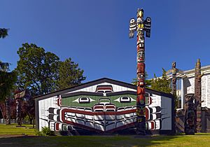 Wawadit'la(Mungo Martin House) a Kwakwaka'wakw big house