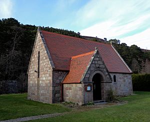 Braemar, Mar Lodge Estate, St Ninian's Chapel - exterior 08