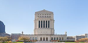 Edificio del Indiana World War Memorial Plaza, Indianápolis, Estados Unidos, 2012-10-22, DD 01