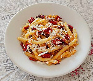 Frizzuli con peperoni cruschi