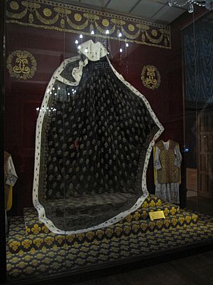 Palais du Tau - manteau du sacre de Charles X