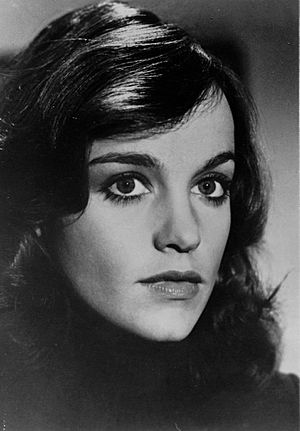 Pamela Sue Martin 1977.jpg