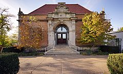 Phipps Hall of Botany