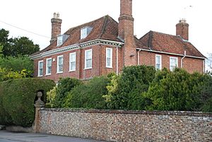 The Red House, Amesbury (geograph 6864778)