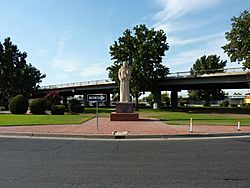 2009-0726-CA-Bakersfield-GarcesCircle