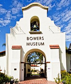 Bowers Museum Entrance 2011-11-11 (cropped)