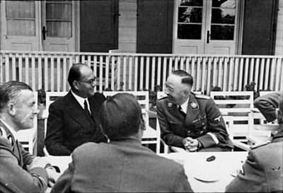 Bundesarchiv Bild 101III-Alber-064-03A, Subhas Chandra Bose bei Heinrich Himmler