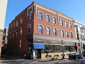 Carlton House Block, Springfield MA.jpg