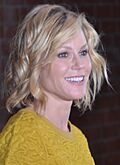 Julie Bowen Oct 2014 (cropped)