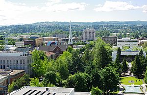 The Oregon State Capitol and downtown Salem