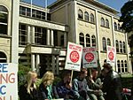 20050523 012 bristol bbc picket