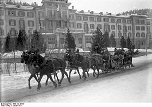 Bundesarchiv Bild 102-10988, St. Moritz, Vierergespann