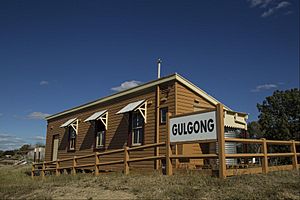 Gulgong Railway Station-1 (17144087029).jpg