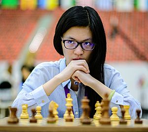 Hou Yifan (29762728494) (cropped).jpg