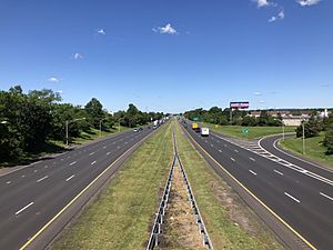 2021-06-23 10 33 28 View north along Interstate 287 (Middlesex Freeway) from the overpass for Middlesex County Route 665 (Washington Avenue) in Piscataway Township, Middlesex County, New Jersey