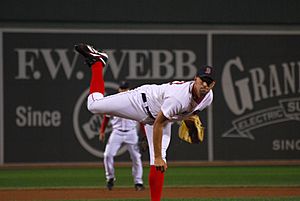 Aardsma pitching