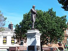 Burns statue, Ayr - geograph.org.uk - 43193